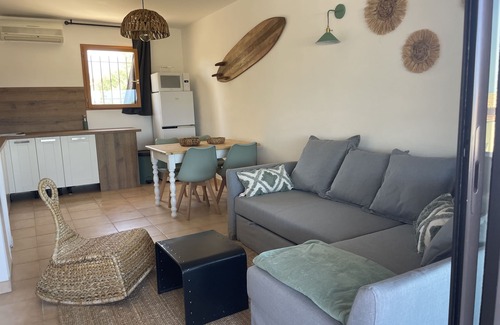 Lozari Appartement | Résidence de charme avec piscine les pieds dans l’eau.