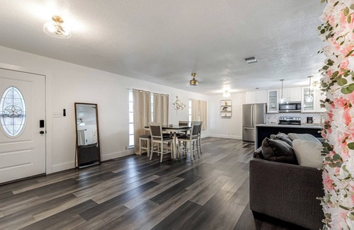 North San Antonio - SAT Maison | Charming Retreat in San Antonio