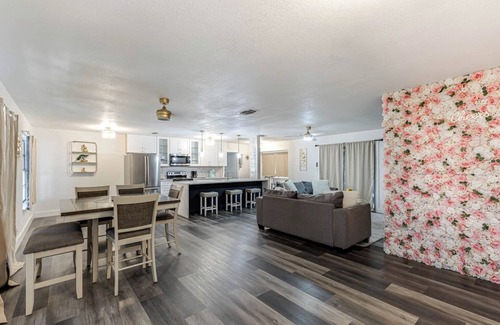 North San Antonio - SAT Maison | Charming Retreat in San Antonio