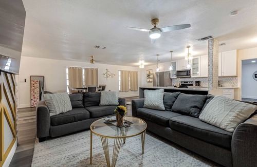 North San Antonio - SAT Maison | Charming Retreat in San Antonio