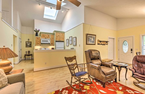 Frankfort Appartement | Charming Retreat Near Downtown Frankfort & Beaches