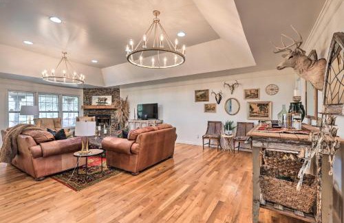Greenville Maison | Charming Retreat on 80-Acre Willow Rock Ranch!