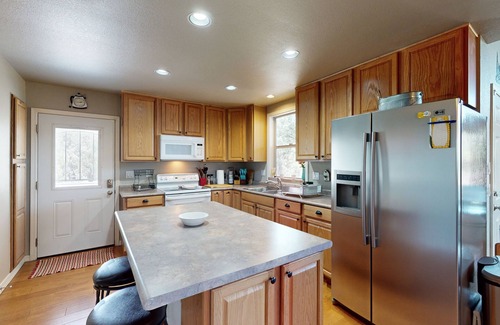 Payson Maison | Charming Retreat with Panoramic Views, Private Washer/Dryer & Free Internet