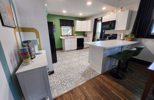 Le Mars Maison | Charming retro 3-bedroom retreat in Le Mars w/ Game Room