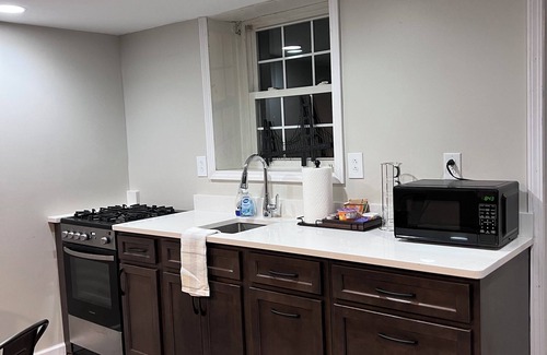 Coraopolis Appartement | Charming River Front 1-bedroom apartment in delightful Coraopolis with AC, WiFi