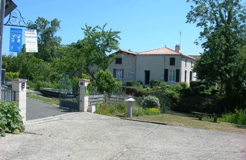 Damvix Cottage | Maison au cœur du Marais Poitevin avec barques, canoës, pédalo et vélos включены