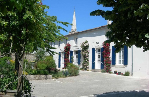 Damvix Cottage | Maison au cœur du Marais Poitevin avec barques, canoës, pédalo et vélos включены