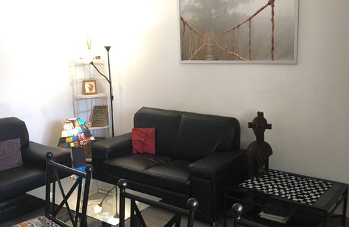 Conakry Lit Et Petit-Déjeuner | Charmante chambre dans maison d'hôtes