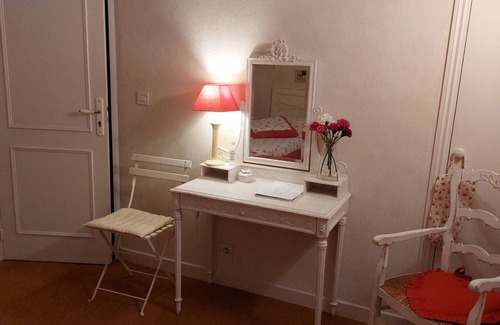 Lavaudieu Lit Et Petit-Déjeuner | Charmante Chambre à Lavaudieu pour 2, Salle d'Eau & WC