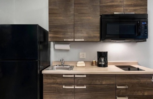 Beatrice Hôtel | Charming Room Parking Included Near Rolla‑Rena Skate Center And Scenic Trails