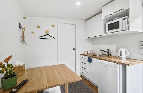 Springfield Cabine | Charming Rotorua Cabin Relaxation Amidst Stunning Landscapes!