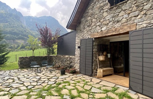 Borce Maison | Charming Rustic Borda in the Pyrenees