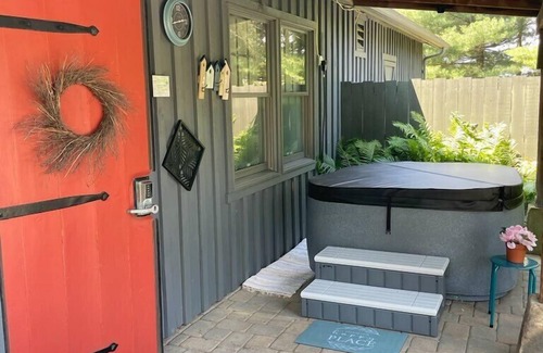 McClellandtown Cottage | Charming Rustic Cottage in the Heart of Laurel Highlands, PA Escape to this cozy, rustic retreat nestled in the stunning Laurel Highlands of Pennsylvania & Deer Creek Winery, where nature meets comfort & taste. Perfect for a weekend getaway or