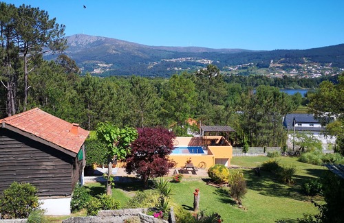 O Rosal Chalet De Ski | Charmant Lodge rustique avec piscine et de belles vues. Marchez jusqu'au bar à tapas et à la plage.