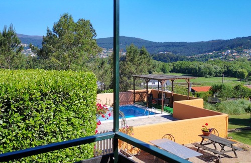 O Rosal Chalet De Ski | Charmant Lodge rustique avec piscine et de belles vues. Marchez jusqu'au bar à tapas et à la plage.