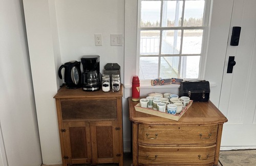 Hampton Maison | Charming rustic retreat with Bay of Fundy Views, escape to our serene haven.