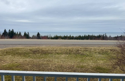 Hampton Maison | Charming rustic retreat with Bay of Fundy Views, escape to our serene haven.