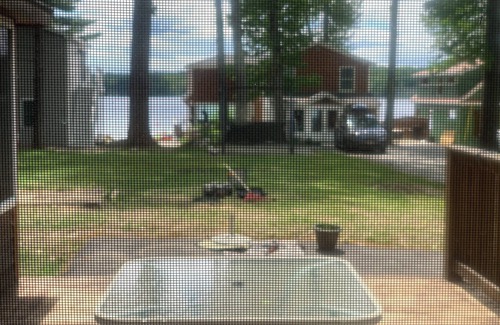Windham Cabine | Charming Sebago Lake 3-bedroom cabin with lake access, WiFi and AC in Windham