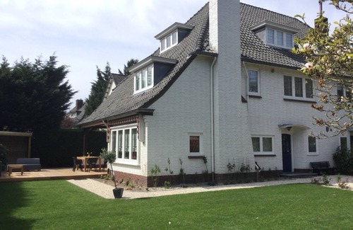 Kievietsduin Villa | Charming semidetached villa close to Wassenaarse Slag, Meijendel and Duinrell. -