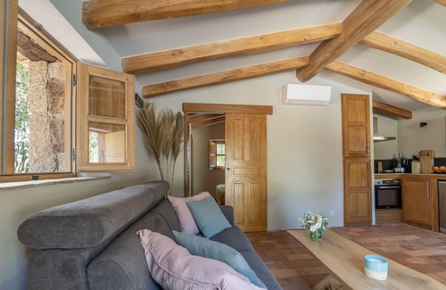 Sotta Maison | bergerie de charme, piscine chauffée, jardin méditerranéen paysagé