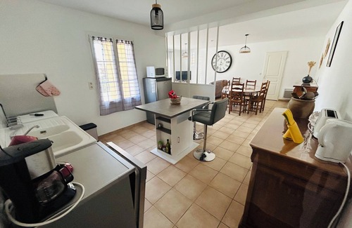 Port District Maison | Charmante maison familiale de plain-pied de 59 m², proche de la mer