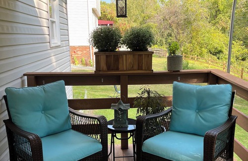 Manor Maison | Charming, spacious 3-bedroom, 3BA house. Private, convenient, and immaculate.
