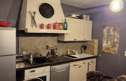 Faucon Appartement | Charming, spacious and tastefully decorated apartment in a quiet location.