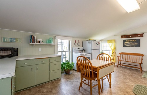 Lake City Cottage | Cottage spacieuse charmante, à quelques pas du lac Pepin & Downtown!