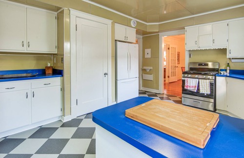 Olean Maison | Charming & Spacious Olean Home w/ 2 Fireplaces