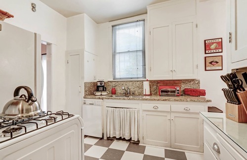 Larchmont Appartement | Hancock Park / West Hollywood: Spacieuse suite meublée 1 BR