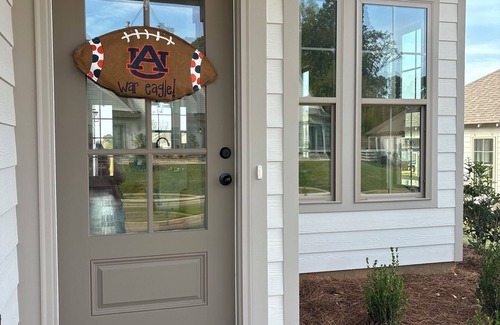 Auburn - Opelika Maison | Charming & Spacious Townhome on North College Street in Auburn
