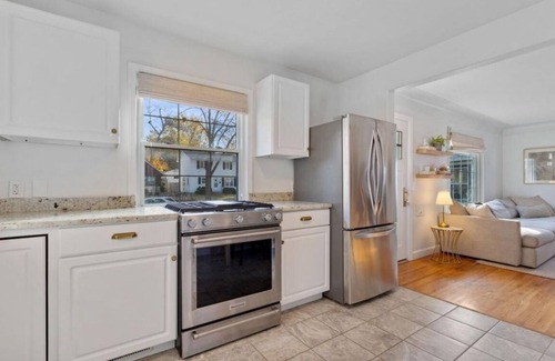 St. Louis Park Maison | Charming St. Louis Park Home