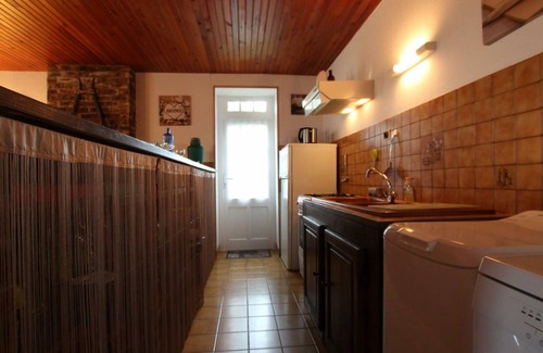 Surville Cottage | Charmante maison en pierre, proche plage, jardin clos, animaux acceptés, services en option