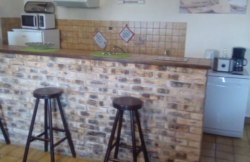 Surville Cottage | Charmante maison en pierre, proche plage, jardin clos, animaux acceptés, services en option