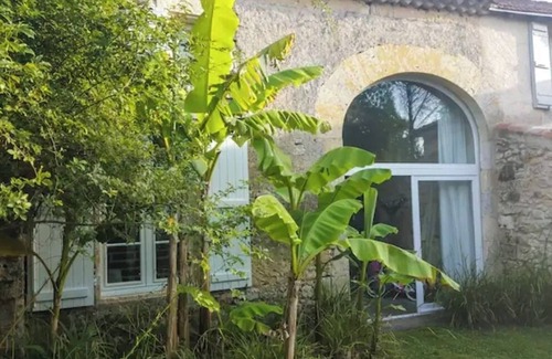 Larressingle Maison | Charmante maison en pierre dans la plus belle cité du Gers