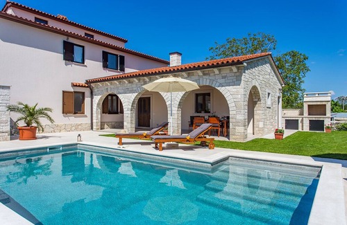 Bicici Maison | Charmante maison en pierre Casa Mia avec piscine privée