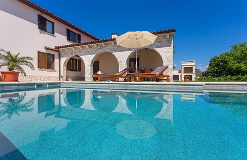 Bicici Maison | Charmante maison en pierre Casa Mia avec piscine privée