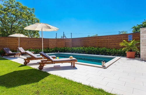 Bicici Maison | Charmante maison en pierre Casa Mia avec piscine privée