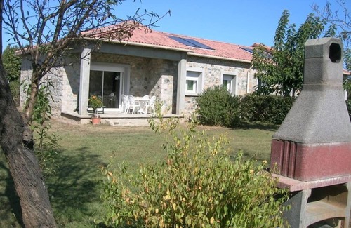 Aleria Maison | CHARMANTE VILLA 3* EN PIERRE CLIMATISEE AVEC JARDIN PRIVATIF