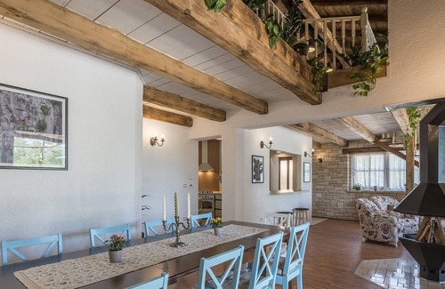 Heki Cabine | Belle villa en pierre avec piscine et jacuzzi, pouvant accueillir 14 personnes et située en Istrie