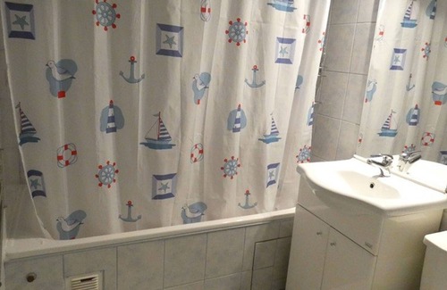 Pla d'Adet Appartement | Studio cosy 4 pers, St Lary Soulan, pied des pistes, parking, TV, kitchenette équipée