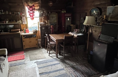Vashon Island Maison | Charming Studio Barn on Vashon Island with Salish Sea Views