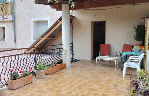 Coaraze Appartement | Charming studio between sea and mountains Self-catering cottage on an ancient olive grove