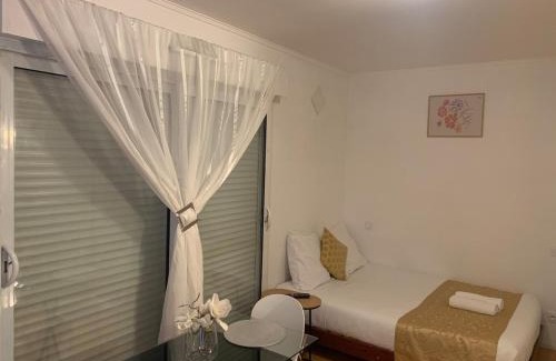 Bretigny-sur-Orge Appartement | Charming Studio with Balneo Shower, Parking Included
