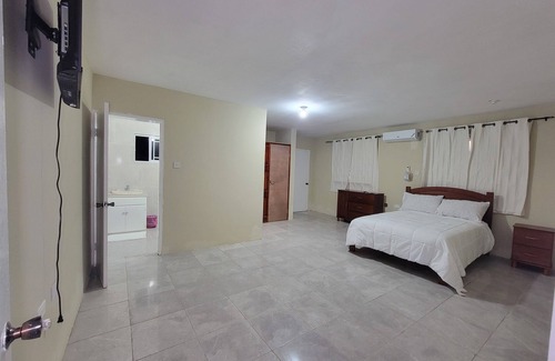 Albion Appartement | Charming studio in fabulous Montego Bay with AC, WiFi