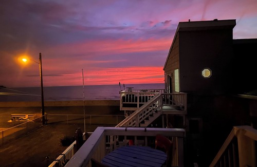 Luna Pier Appartement | Charming studio on the lake with beach access, cozy interior and private entry