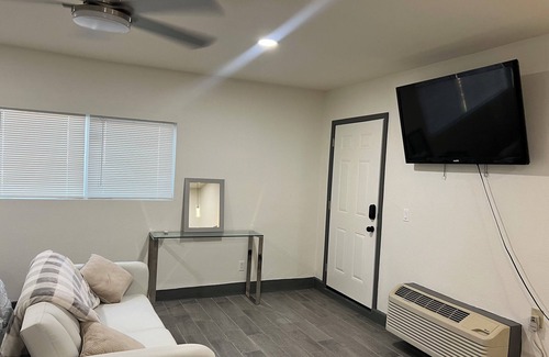 North Las Vegas Appartement | Charming studio with WiFi and AC in brilliant Near Downtown!