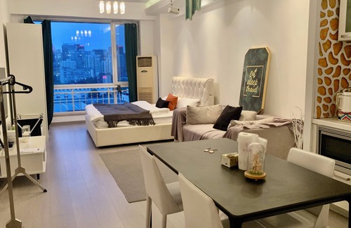 Shuangjing Appartement | Charming studio with Beijing CBD view and WiFi, AC