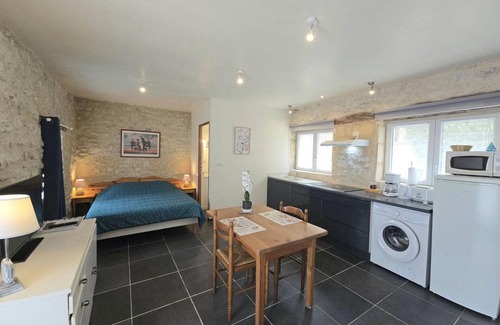 Naussannes Appartement | Studio cosy avec piscine partagée et étang privé, proche Bergerac et sites touristiques du Périgord