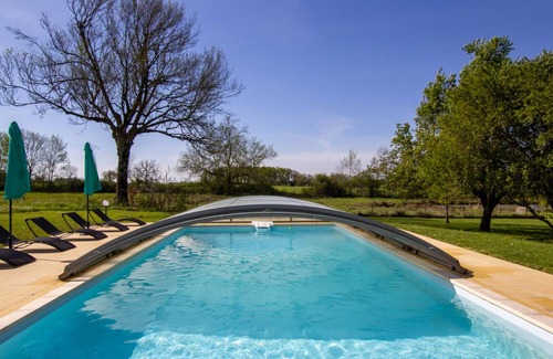 Naussannes Appartement | Studio cosy avec piscine partagée et étang privé, proche Bergerac et sites touristiques du Périgord